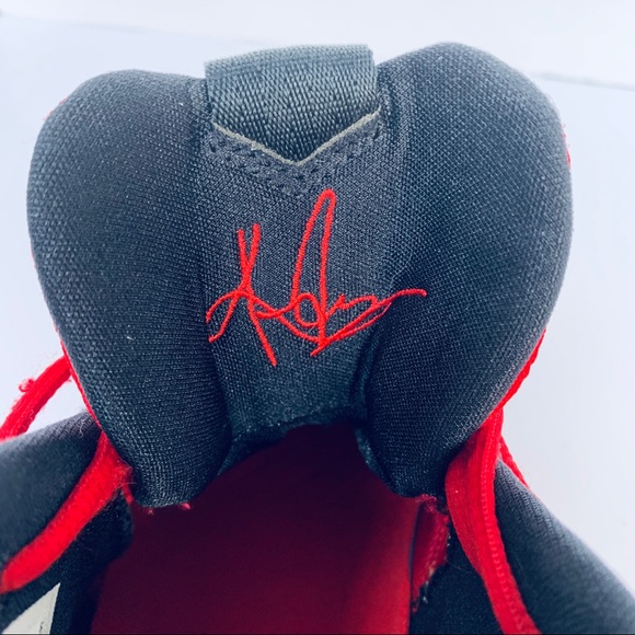 Kyrie 3 'Candy Apple' Sneaker - Picture 4 of 6